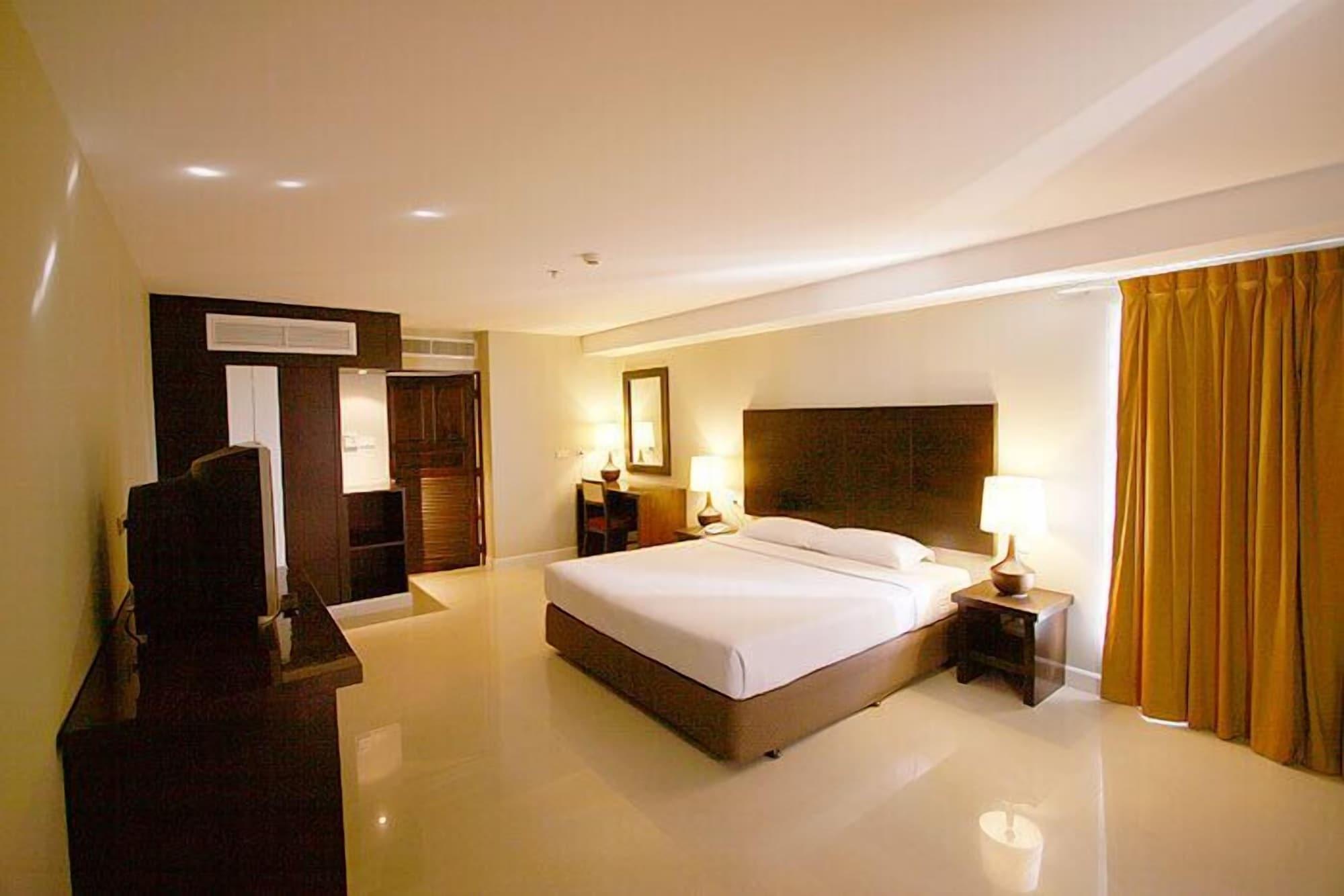 Summer Spring Hotel Pattaya Esterno foto